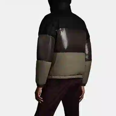 Moncler Aveillan Logo