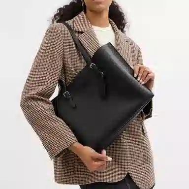 COACH Mollie 34 Black