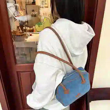 Lee Shoulder Bag Blue