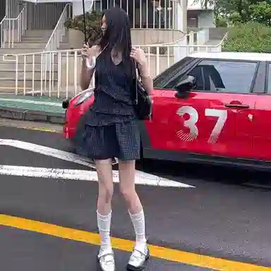 识恩 时尚修身适中无袖连衣裙 女款