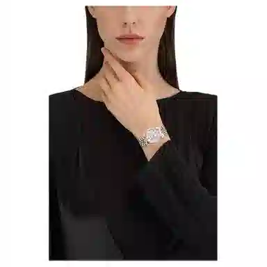 FERRAGAMO 28