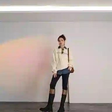 美洋 宽松字母印花卫衣 女款