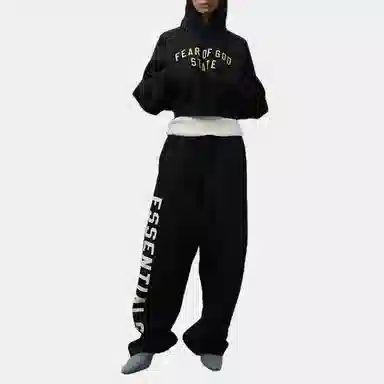 Fear of God Essentials Fall24 BACK TO SCHOOL Fleece Relaxed Sweatpant Logo BLACK