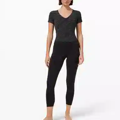 lululemon Nulu V T