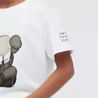UNIQLO x KAWS T