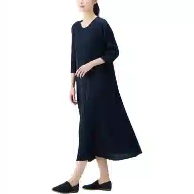 PLEATS PLEASE ISSEY MIYAKE