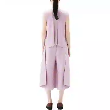 PLEATS PLEASE ISSEY MIYAKE