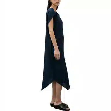 PLEATS PLEASE ISSEY MIYAKE