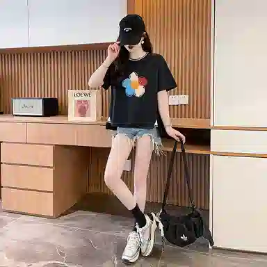LAKESI T