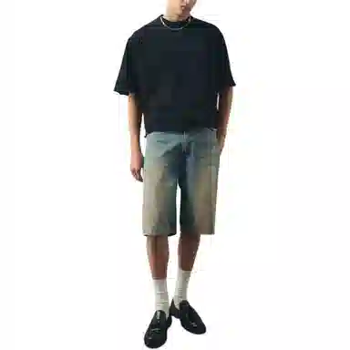 HM T