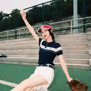 Elle Active LogoPolo