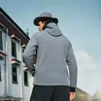 探路者 透湿防风户外运动登山徒步防泼水高弹舒适休闲软壳外套夹克 男款