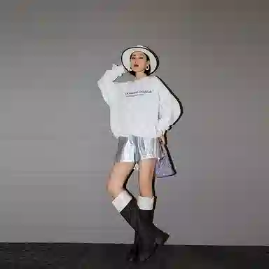 美洋 宽松字母印花卫衣 女款