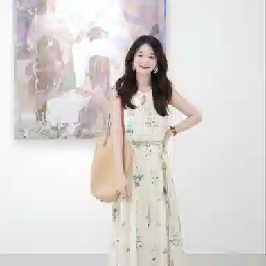 茵曼 植物碎花浪漫度假风宽松花苞长裙无袖连衣裙 女款 杏色