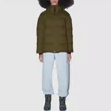 ARITZIA Super Puff cliMATTE Original 5