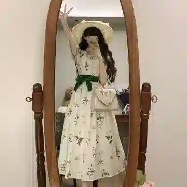 茵曼 植物碎花浪漫度假风宽松花苞长裙无袖连衣裙 女款 杏色