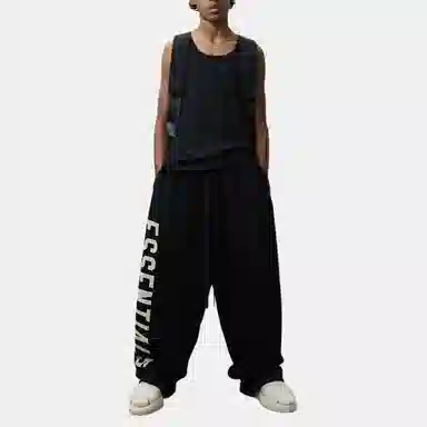 Fear of God Essentials Fall24 BACK TO SCHOOL Fleece Relaxed Sweatpant Logo BLACK