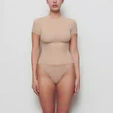 SKIMS Fits Everybody T-Shirt Clay