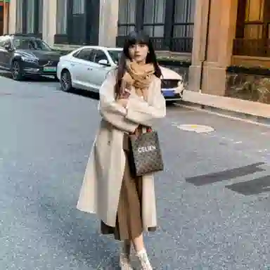 小镇姗姗 纯色系带长款毛呢大衣 女款