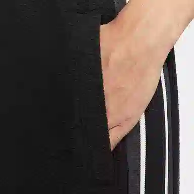 Nike Therma-FIT Swoosh LeBron