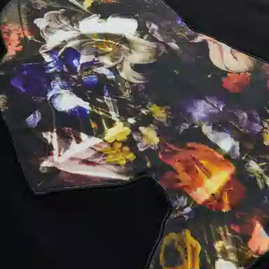 KITH x STAR WARS Floral Vader Crewneck Black