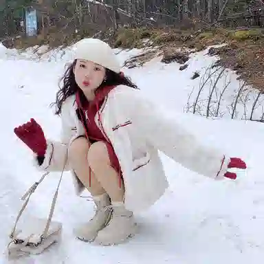 小镇姗姗 纯色高腰连帽套头长袖连衣裙