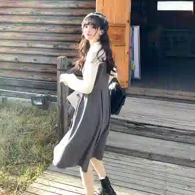 小镇姗姗 翻领拼接单排扣套头长袖连衣裙