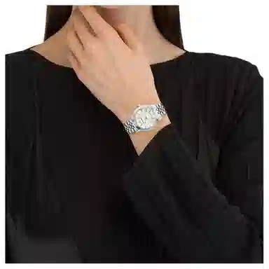 FERRAGAMO 28