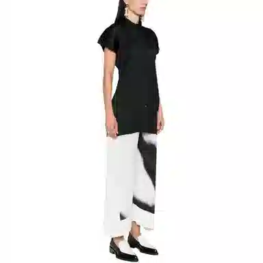 PLEATS PLEASE ISSEY MIYAKE