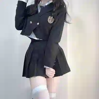 九条喵 徽章刺绣短款西装外套长袖衬衫纯色百褶短裙制服 女款