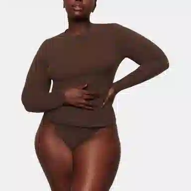 SKIMS Fits Everybody Long Sleeve T-Shirt Cocoa