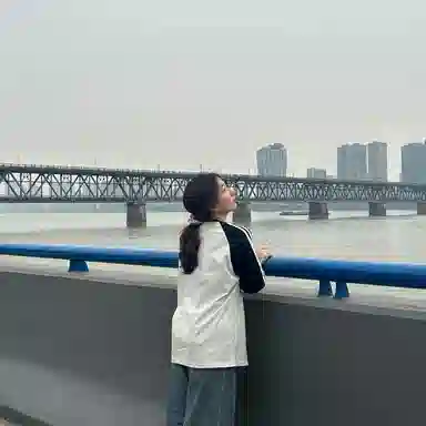 WILLIAM FOXSONS SS24 T