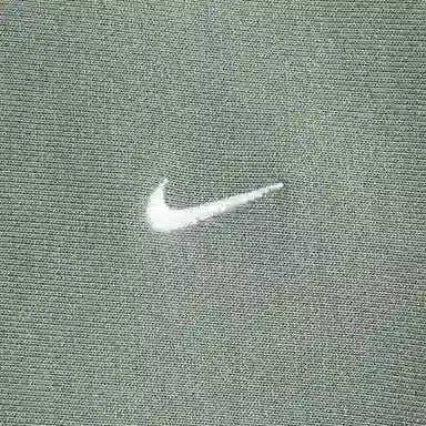 Nike Solo Swoosh