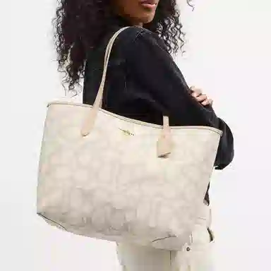 COACH City 33 Tote