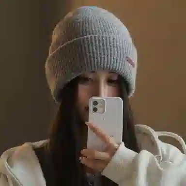 【韩版通勤~巨显脸小】 攸委 出街百搭针织毛线帽子女秋冬季保暖加厚护耳帽双层 腈纶 字母皮标包头帽冷帽男大头围 男女同款情侣款