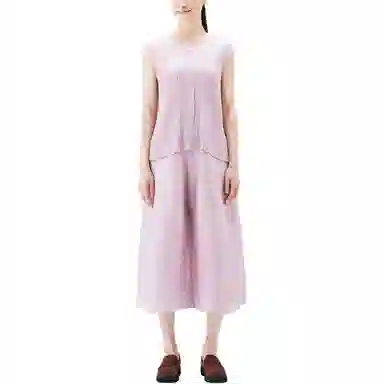 PLEATS PLEASE ISSEY MIYAKE