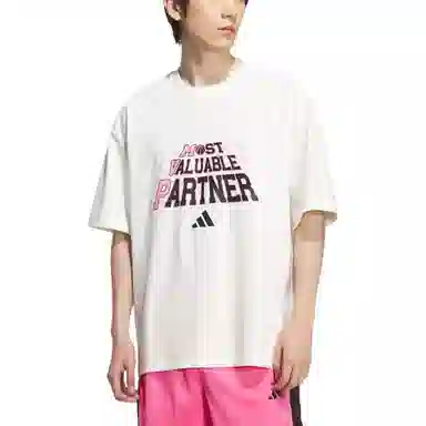 adidas BASKETBALL SS25 SLOGAN T-SHIRT T