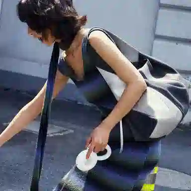 古良吉吉 小众设计师款拼色女包 牛皮 风筝托特包 大容量 女款 牛仔银