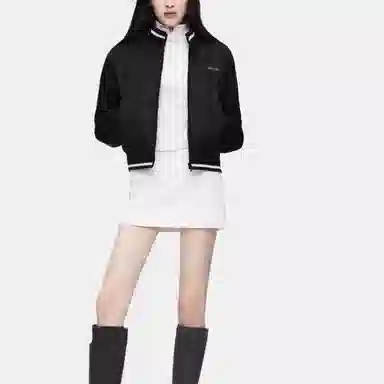 波司登 创新轻薄短款立领羽绒服 女款 黑色