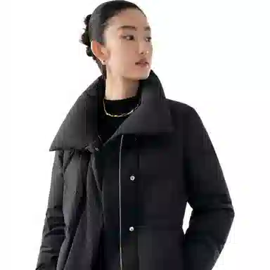 波司登 纯色修身翻领短款休闲长袖羽绒服 女款 栀子白