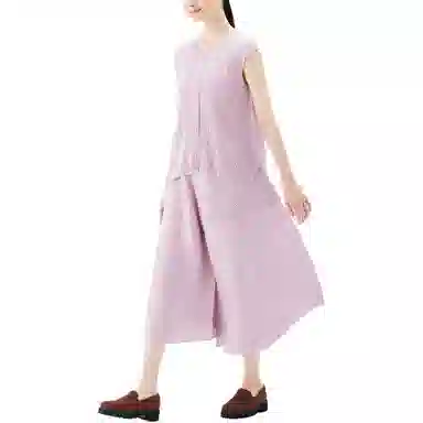 PLEATS PLEASE ISSEY MIYAKE