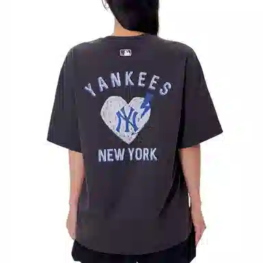 MLB T