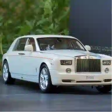 KYOSHO 118 Phantom EWB