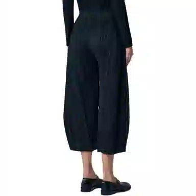 PLEATS PLEASE ISSEY MIYAKE