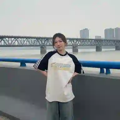 WILLIAM FOXSONS SS24 T