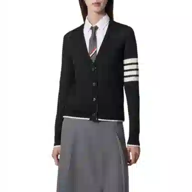 THOM BROWNE V