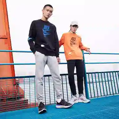 Nike Sportswear Sport Essentials Logo