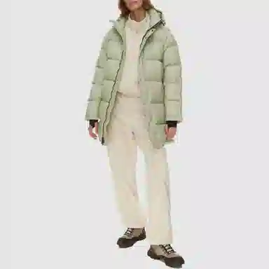 ARITZIA Super Puff cliMATTE Mid 6