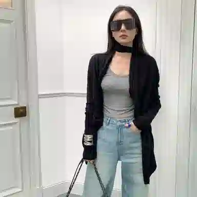 周淼 纯色设计气质高级感开衫针织衫 女款