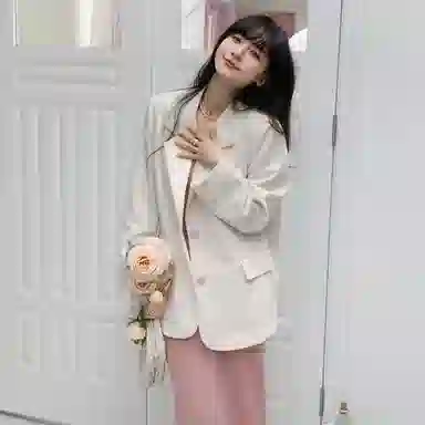 小镇姗姗 纯色宽松休闲西装 女款